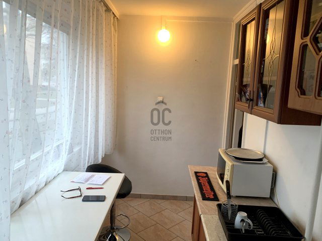 Eladó panellakás, Kecskeméten 44.8 M Ft, 2 szobás