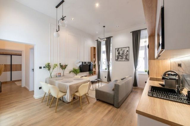 Eladó téglalakás, Budapesten, VII. kerületben 119.9 M Ft