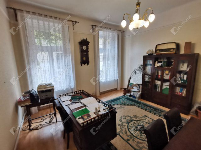 Eladó téglalakás, Székesfehérvárott 68.9 M Ft, 2 szobás