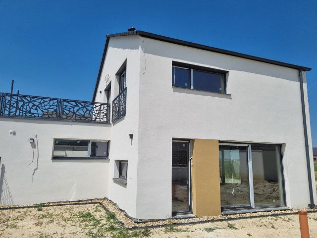 Eladó ikerház, Budajenőn 175 M Ft, 4+1 szobás