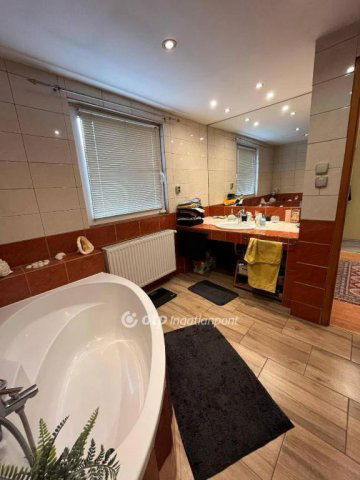 Eladó családi ház, Érden 78.5 M Ft, 3 szobás