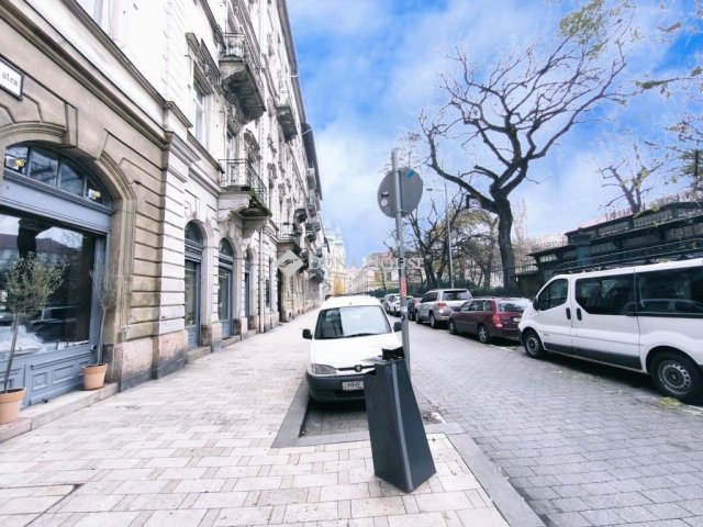 Eladó téglalakás, Budapesten, V. kerületben 59 M Ft, 1 szobás