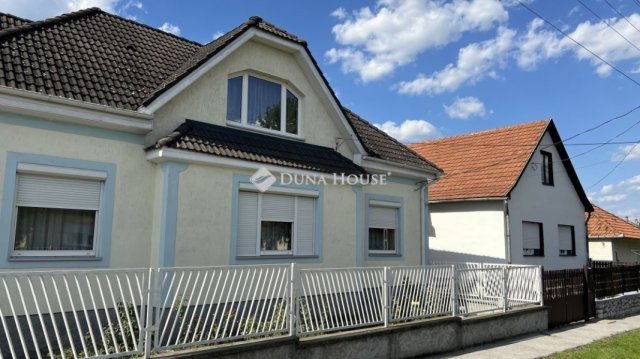 Eladó családi ház, Füzesabonyban 74 M Ft, 6 szobás