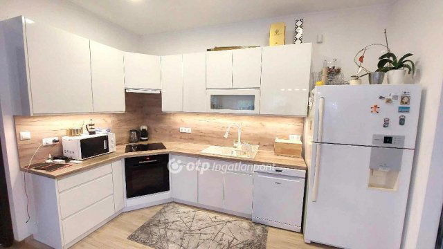 Eladó családi ház, Szentendrén 159.9 M Ft, 4+1 szobás