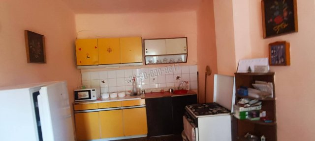 Eladó családi ház, Kunpeszéren 7 M Ft, 1 szobás