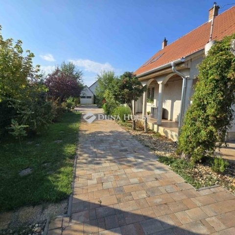 Eladó családi ház, Kecskeméten 125 M Ft, 5 szobás