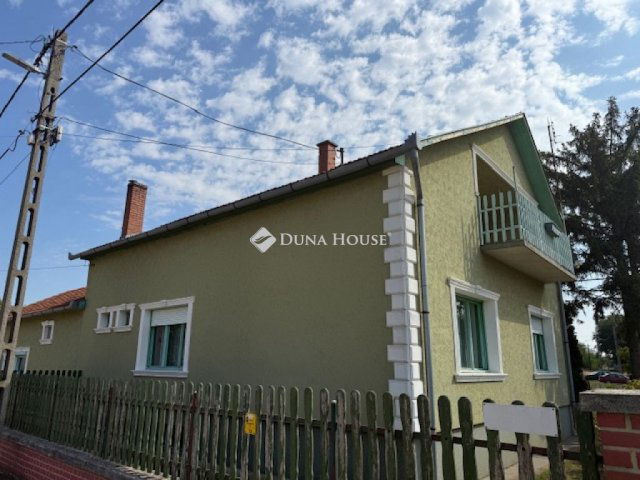 Eladó családi ház, Tápiószelén 59.9 M Ft, 5 szobás