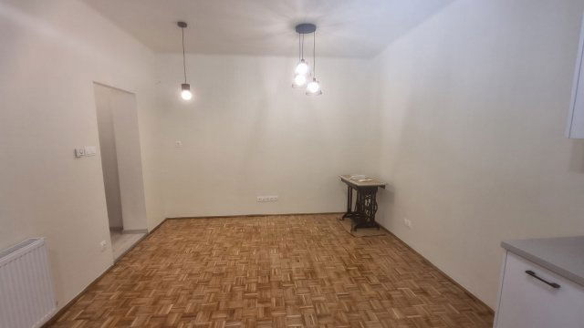 Kiadó téglalakás, albérlet, XIV. kerületben, Angol utcában
