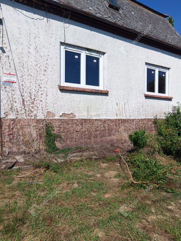 Eladó családi ház, Surdon 16.5 M Ft, 2 szobás