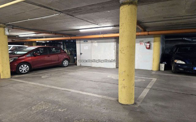 Eladó garázs, Budapesten, IV. kerületben, Chinoin utcában