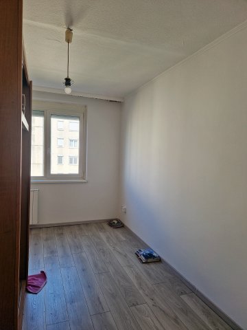 Eladó panellakás, Veszprémben 46 M Ft, 2 szobás