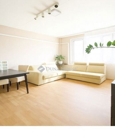 Eladó panellakás, Budapesten, XV. kerületben 72 M Ft, 2+2 szobás