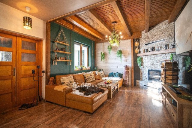 Eladó családi ház, Fóton 165.5 M Ft, 6 szobás