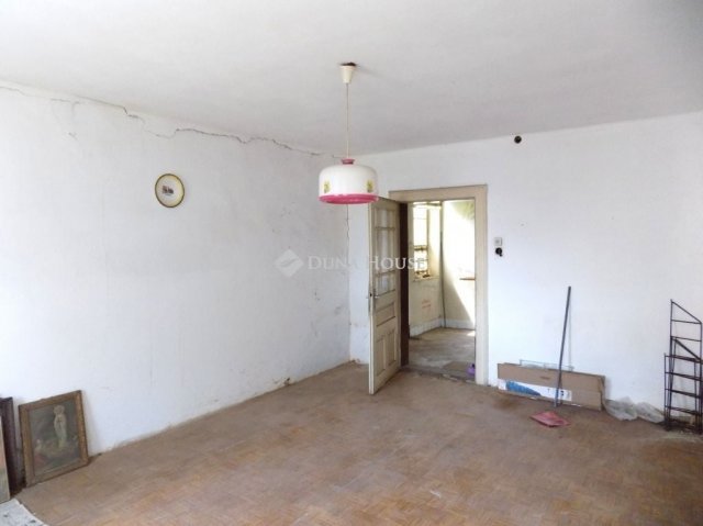 Eladó családi ház, Zsédenyen 26.9 M Ft, 3 szobás