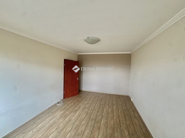 Eladó panellakás, Székesfehérvárott 70 M Ft, 3 szobás