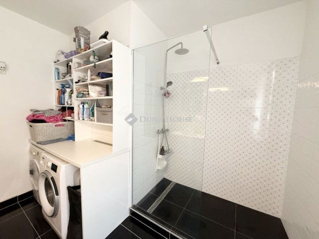 Eladó családi ház, Szalántán 149.9 M Ft, 10 szobás