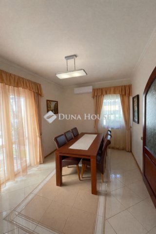 Eladó családi ház, Budapesten, IV. kerületben 295 M Ft, 5 szobás