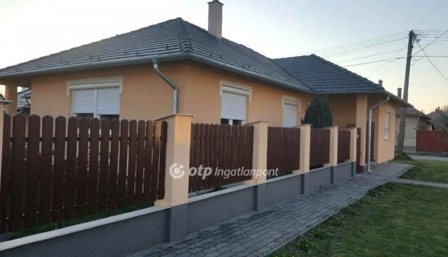 Eladó családi ház, Kunszentmártonban 78 M Ft, 3+1 szobás