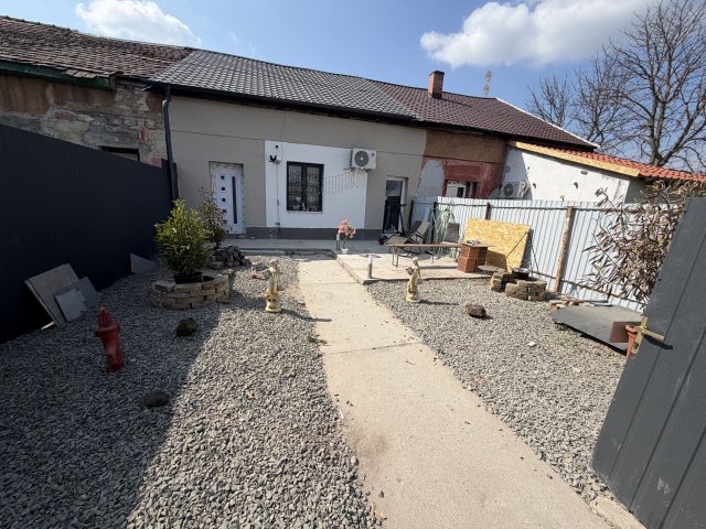 Eladó családi ház, Szegeden 29 M Ft, 4 szobás