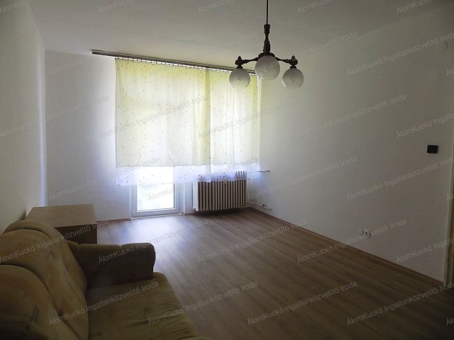 Kiadó téglalakás, albérlet, Kaposváron 95 E Ft / hó