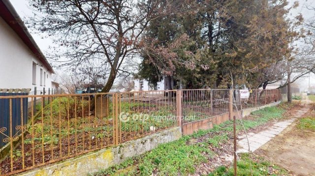 Eladó családi ház, Tiszavasváriban 12.5 M Ft, 1 szobás