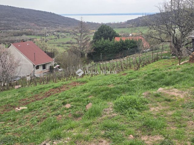 Eladó telek, Felsőörsön 15 M Ft / költözzbe.hu