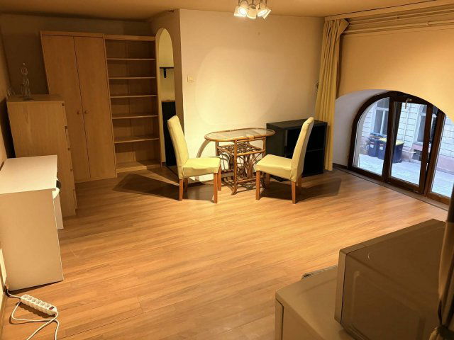 Eladó téglalakás, V. kerületben, Kálmán Imre utcában