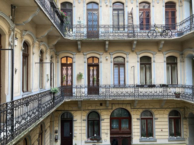 Eladó téglalakás, Budapesten, VI. kerületben 85 M Ft, 2 szobás