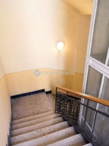 Eladó téglalakás, Budapesten, VI. kerületben 109.9 M Ft