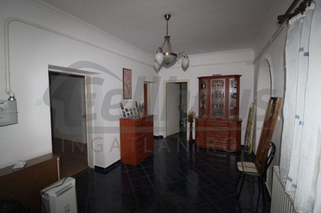 Eladó családi ház, Celldömölkön 63.4 M Ft, 5 szobás