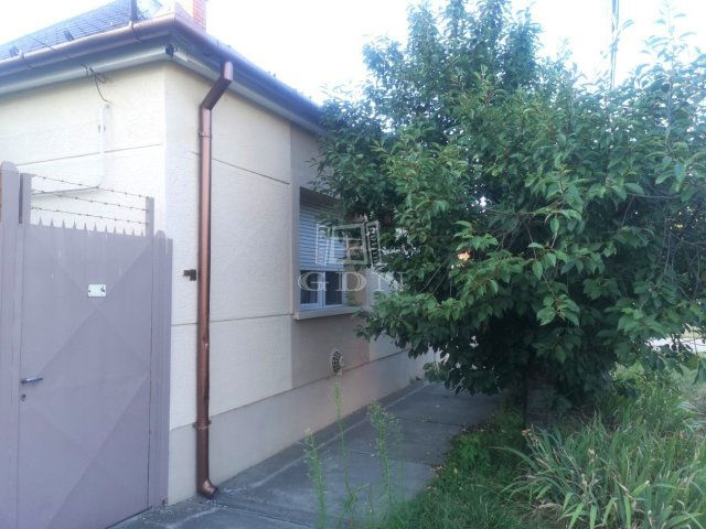 Eladó családi ház, Lajosmizsén 60 M Ft, 2 szobás