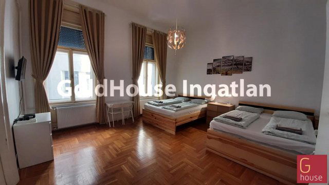 Eladó téglalakás, Budapesten, VII. kerületben, Rákóczi úton