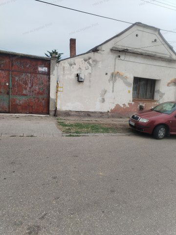 Eladó családi ház, Kecskeméten 21.9 M Ft, 3 szobás