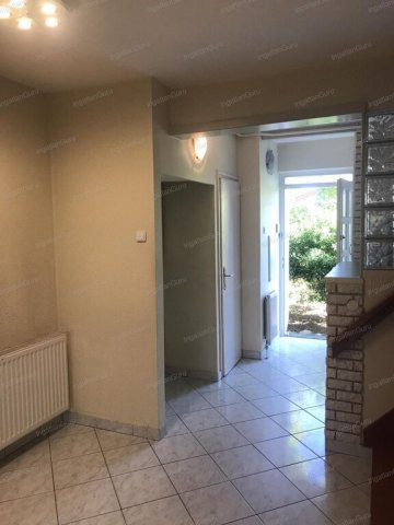 Kiadó sorház, albérlet, Kecskeméten 299 E Ft / hó, 4 szobás