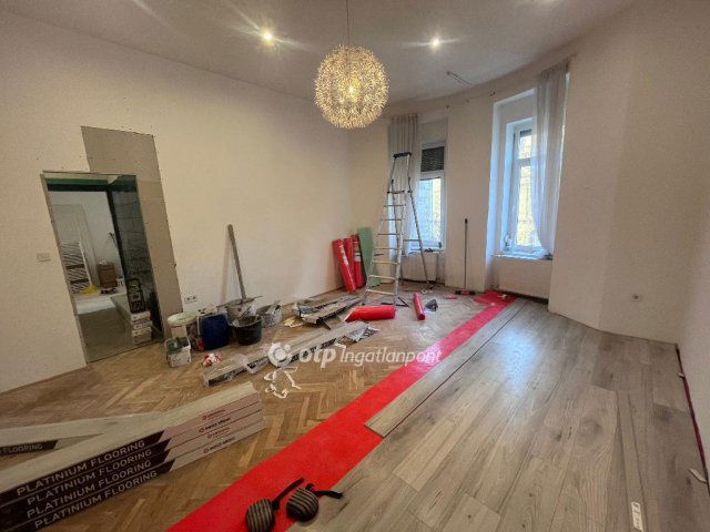 Eladó téglalakás, Szegeden 97.5 M Ft, 3 szobás