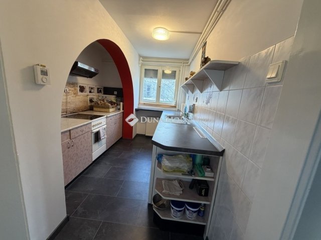 Eladó családi ház, Csesztregen 53 M Ft, 4 szobás