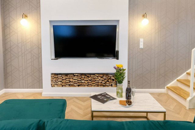 Eladó téglalakás, Budapesten, VI. kerületben, Nagymező utcában