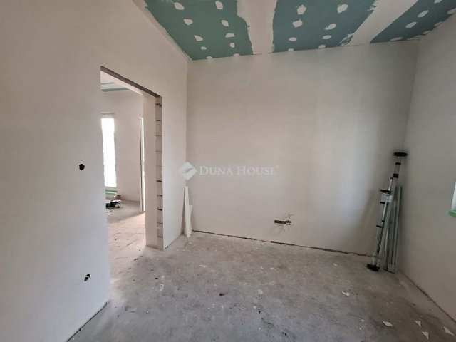 Eladó ikerház, Monoron 87.5 M Ft, 4 szobás / költözzbe.hu