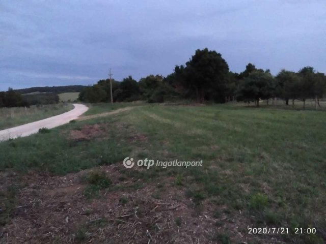 Eladó telek, Hárskúton 10.8 M Ft / költözzbe.hu