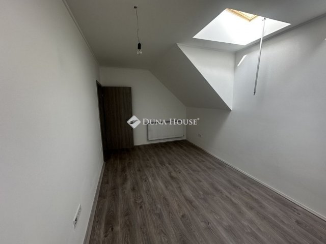 Eladó téglalakás, Pellérden 149.9 M Ft, 5 szobás