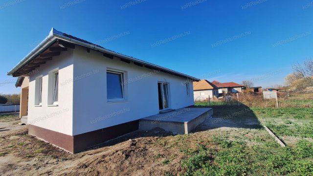 Eladó családi ház, Nagykátán 106 M Ft, 4 szobás