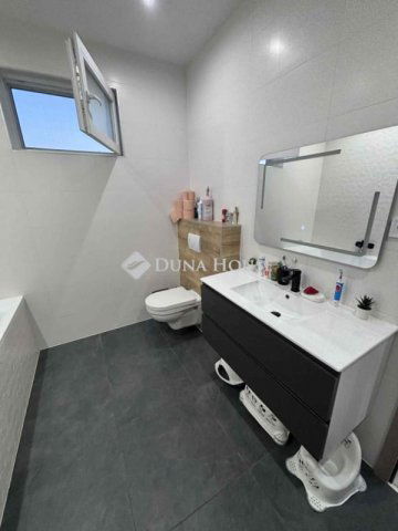 Eladó családi ház, Deszken 126 M Ft, 4 szobás