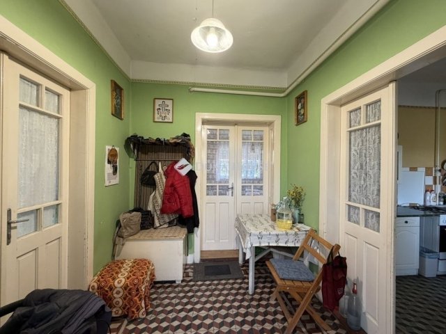 Eladó családi ház, Turán 43.9 M Ft, 4 szobás