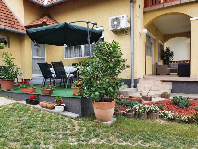 Eladó családi ház, Fonyódon 119.9 M Ft, 4 szobás