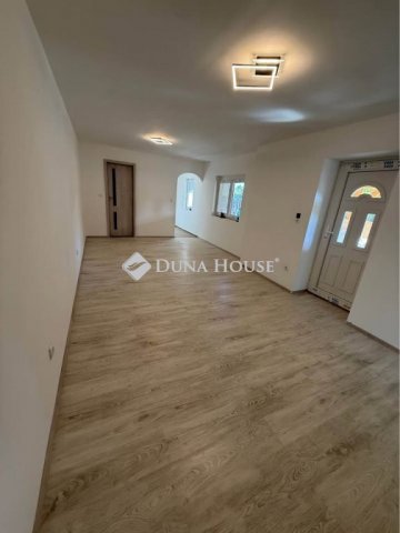 Eladó családi ház, Ádándon 37.9 M Ft, 2 szobás