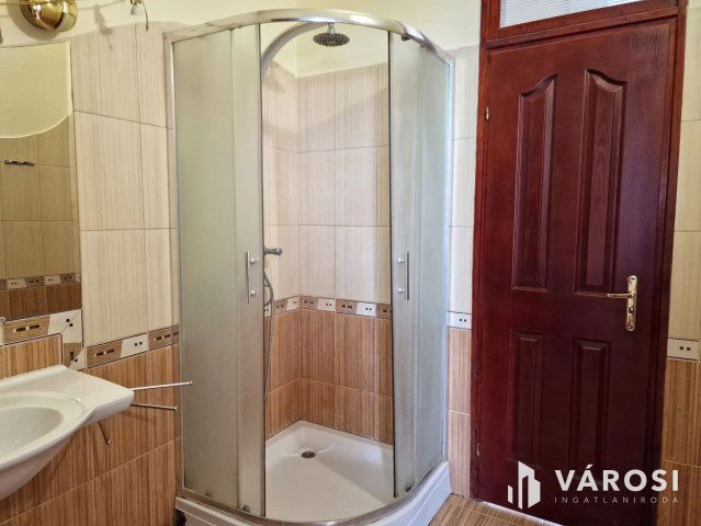 Kiadó téglalakás, albérlet, Békéscsabán 100 E Ft / hó