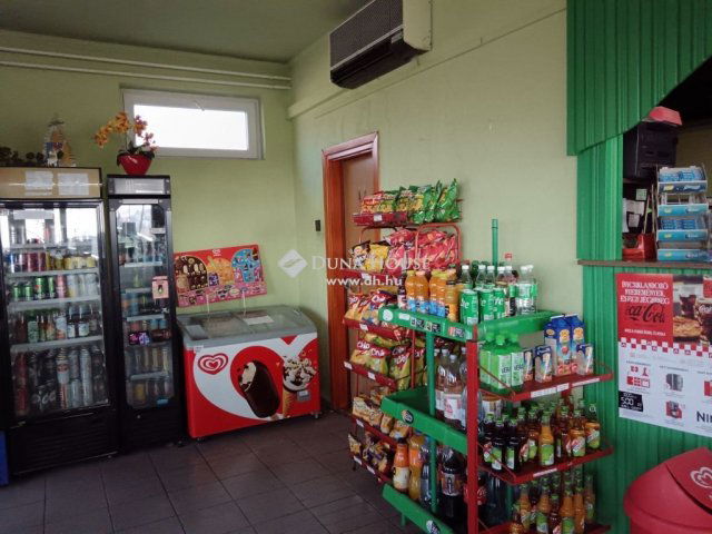 Eladó üzlethelyiség, Tápiószőlősön 540 M Ft, 1+4 szobás