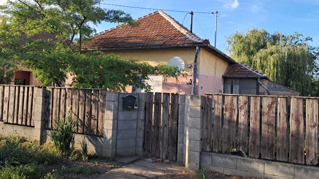 Eladó családi ház, Tiszatenyőn 15.2 M Ft, 2 szobás