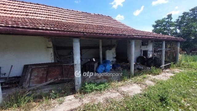 Eladó családi ház, Tiszatenyőn 15 M Ft, 3+1 szobás