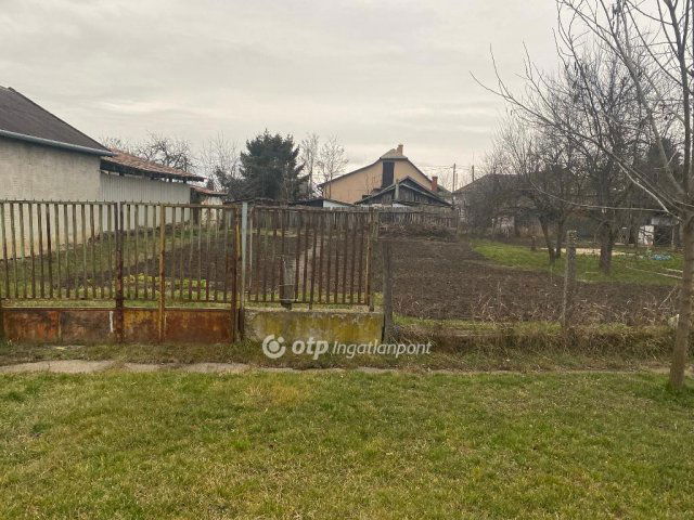 Eladó telek, Kunmadarason 1.2 M Ft / költözzbe.hu